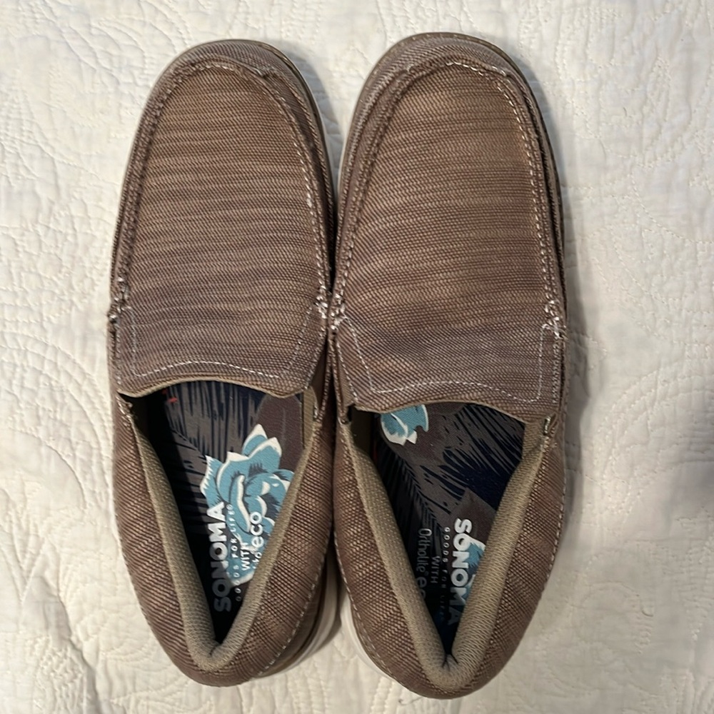 Men’s Sonoma slip on loafers. 
Never worn 
11.5 medium